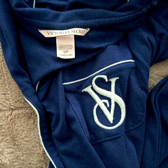 Victoria Secret - sleeping shirt - Picture 3 of 3